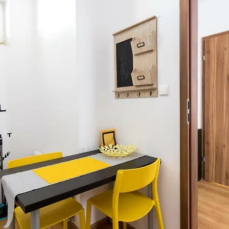 Rentplanet - Apartament Pielegniarek Апартаменты